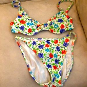 Anne Cole Collection 2 piece bikini 👙. size 8. Removable pads in bra.